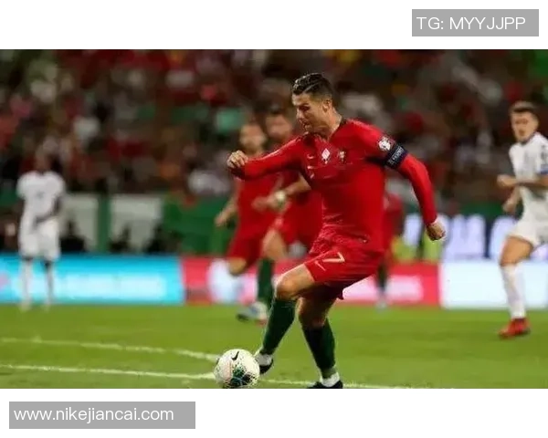 C罗最新动态揭秘足球明星在赛场外的生活与未来计划 C罗最新动态揭秘足球明星在赛场外的生活与未来计划